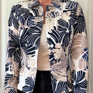 Versatile Peck and peck weekend lightweight fitted jacket. Measurements in desc.